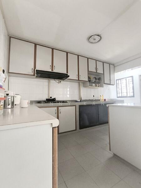 For Sale - 305 Ang Mo Kio Avenue 1