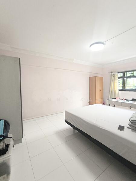 For Sale - 305 Ang Mo Kio Avenue 1