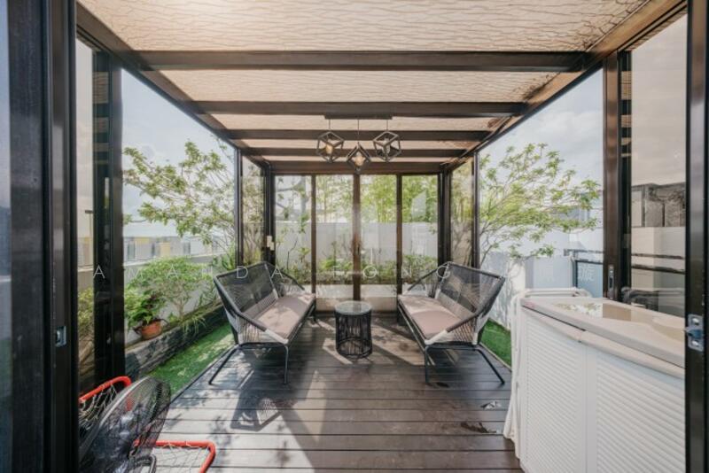 CHEAP Rare Well-Renovated Luxury Penthouse in D19, Selling Below Valuation! Serious Seller!, , 3 Bedrooms, 2,050 sqft, Condominium For Sale, by Amanda Fong 冯佩璇, 60151754 - Balcony - PropertyGuru.com.sg