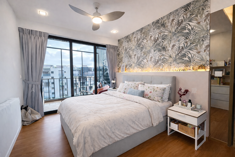 CHEAP Rare Well-Renovated Luxury Penthouse in D19, Selling Below Valuation! Serious Seller!, , 3 Bedrooms, 2,050 sqft, Condominium For Sale, by Amanda Fong 冯佩璇, 60151754 - Bedroom - PropertyGuru.com.sg