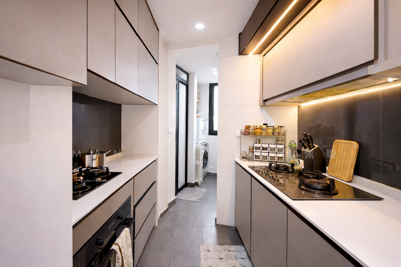 CHEAP Rare Well-Renovated Luxury Penthouse in D19, Selling Below Valuation! Serious Seller!, , 3 Bedrooms, 2,050 sqft, Condominium For Sale, by Amanda Fong 冯佩璇, 60151754 - Kitchen - PropertyGuru.com.sg