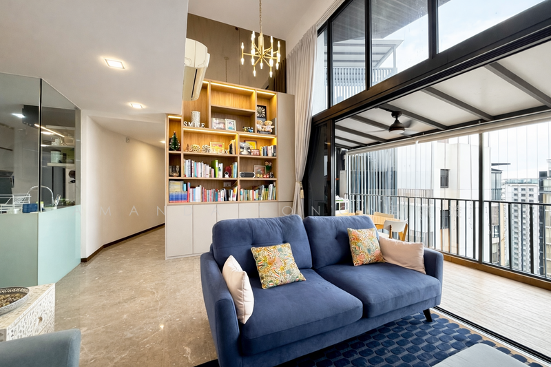 CHEAP Rare Well-Renovated Luxury Penthouse in D19, Selling Below Valuation! Serious Seller!, , 3 Bedrooms, 2,050 sqft, Condominium For Sale, by Amanda Fong 冯佩璇, 60151754 - Living Room - PropertyGuru.com.sg