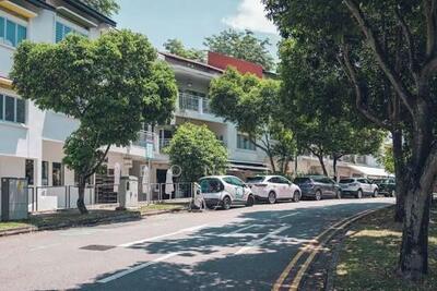 For Sale - ⭐️RARE HOLLAND D10 FREEHOLD CORNER PLOT - REBUILD OPPORTUNITY! ☎️ DEON 9748-6339!⭐️