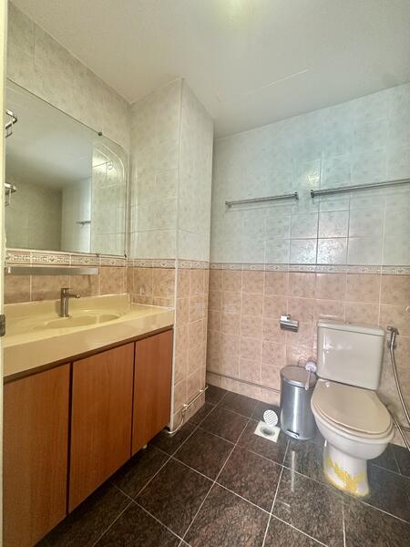 Master bedroom bathroom 