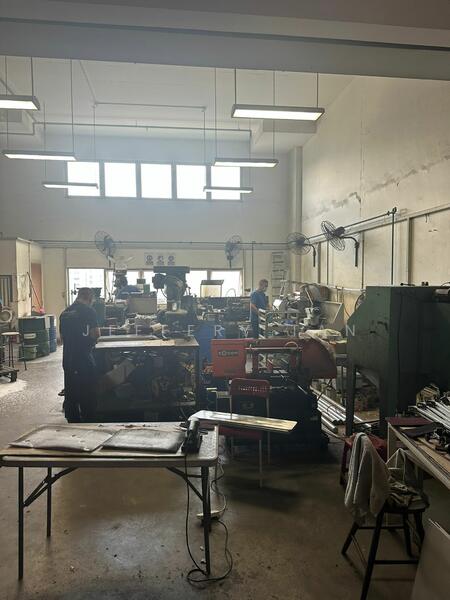 Pioneer Point, 5 Soon Lee Street, 969 sqft, Factory / Workshop (B2) For Sale, by Jeffery Tan, 60152257 - CommercialGuru.com.sg
