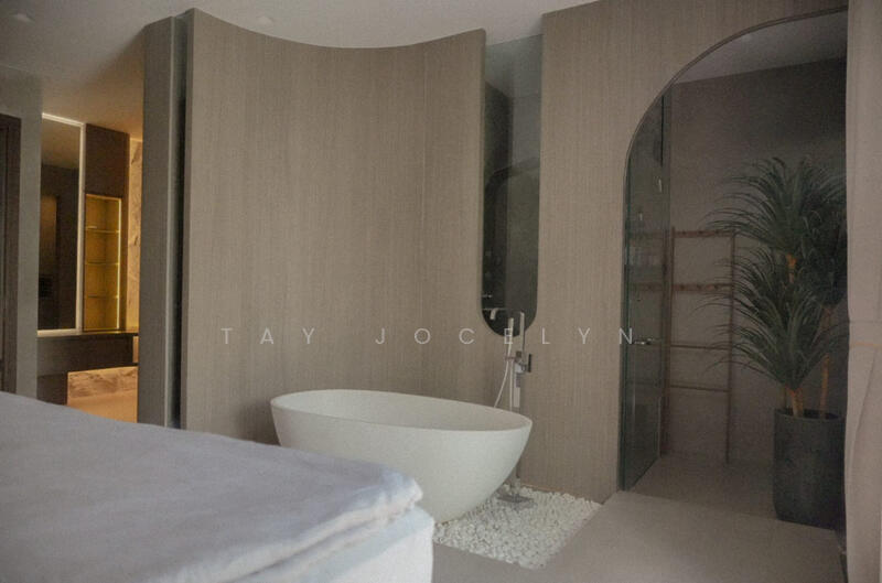 Open concept master bath