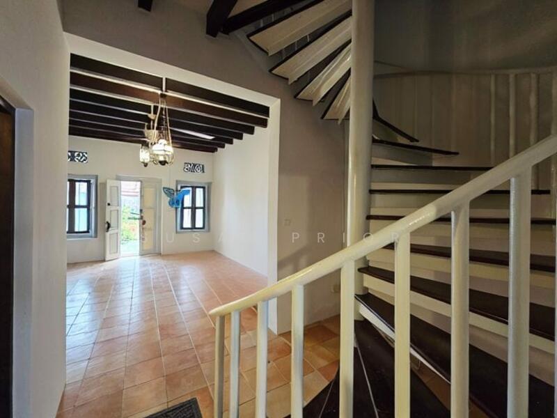 For Rent - Blair/ Spottiswoode 3 Bed