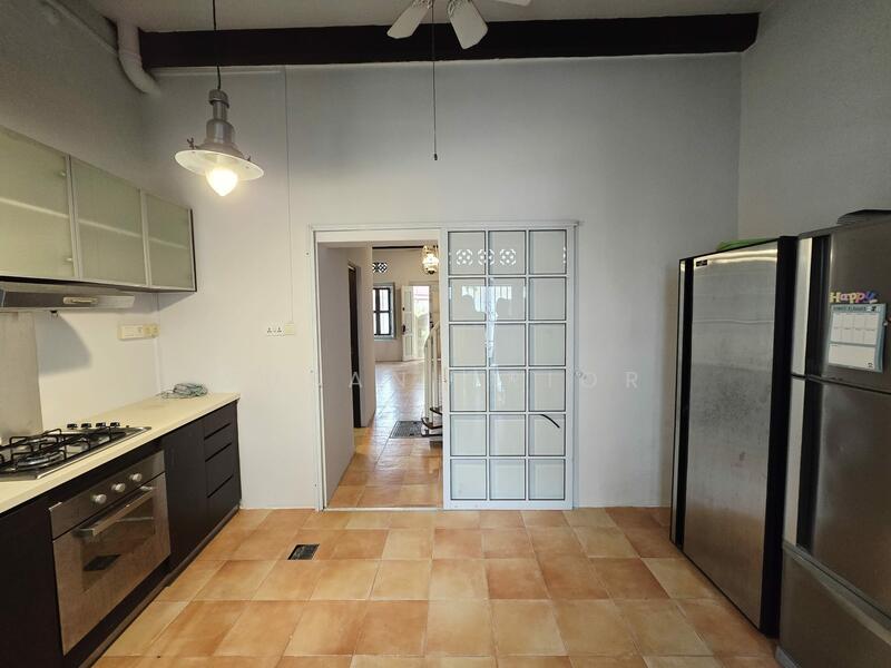 For Rent - Blair/ Spottiswoode 3 Bed