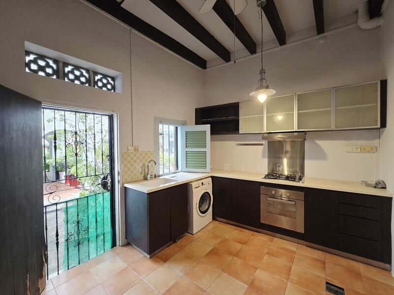 For Rent - Blair/ Spottiswoode 3 Bed