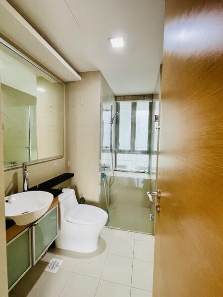 Common Bathrooms with Standing Shower
