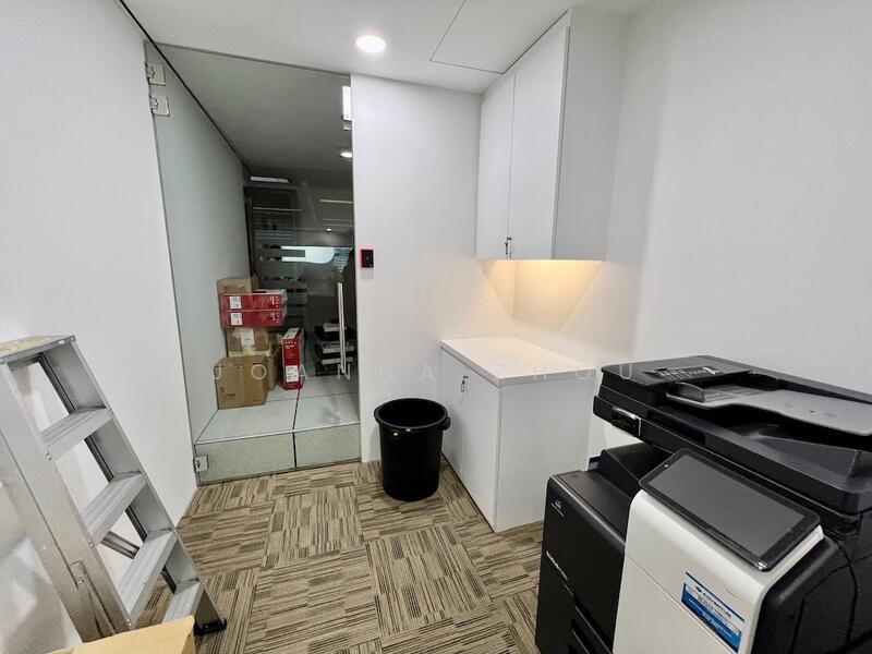 Gateway East, 152 Beach Road, 6,359 sqft, Office For Rent, by Joanna Zhou, 60152698 - Study - CommercialGuru.com.sg