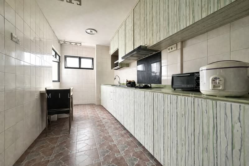 985B Buangkok Crescent, 985B Buangkok Crescent, 3 Bedrooms, 1,184 sqft, HDB Flat For Sale, by Emily Lim Zi Ling, 60152940 - Kitchen - PropertyGuru.com.sg