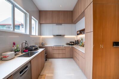 For Sale - Move In Condition 3.5 Storey Inter-Terrace in Katong