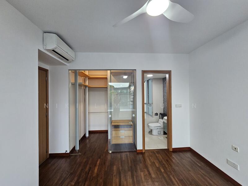 Master Bedroom Walk-in Wardrobe