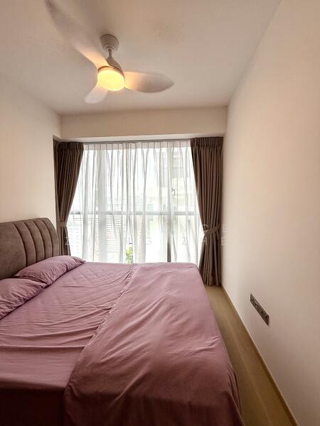 Master room come with queen bed 