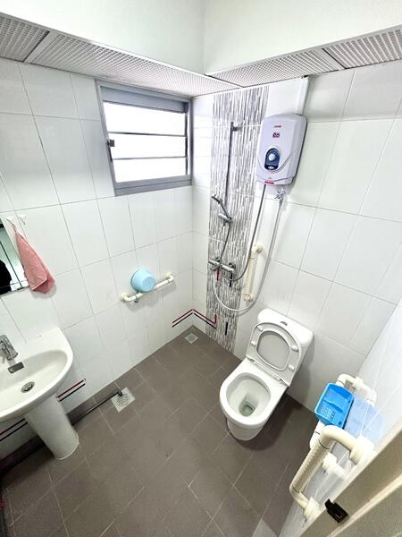 Master Toilet