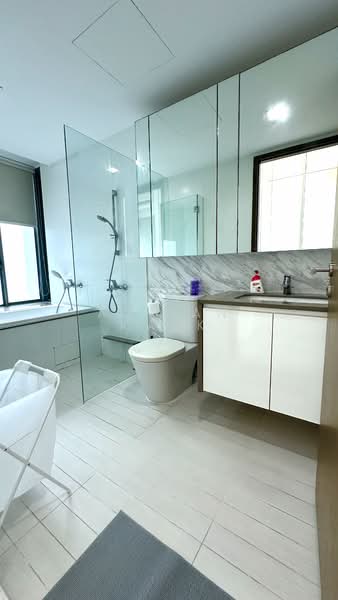 Hundred Trees, 85 West Coast Drive, Room Rental, 250 sqft, Condominium For Rent, by Adrian Kwek, 60153374 - Bathroom - PropertyGuru.com.sg