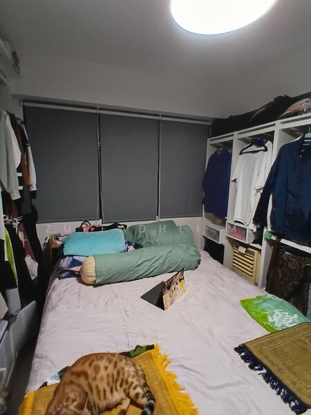 King bed possible with single row storage 