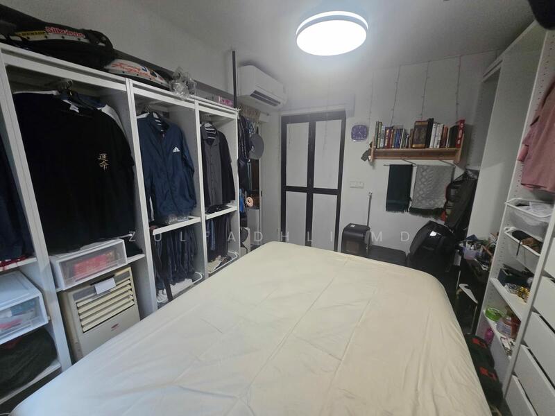 Access to bathroom and no built-ins 