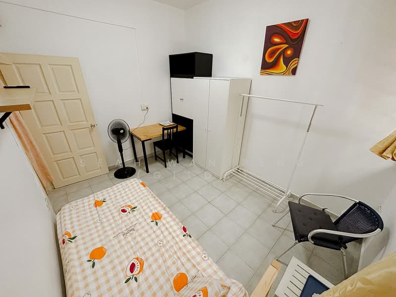 Tranquil Garden-Facing Retreat in Apollo Garden, Sunbird Circle, Room Rental, 150 sqft, Terraced House For Rent, by Seah Wan Peng (Gilda), 60153516 - Bedroom - PropertyGuru.com.sg