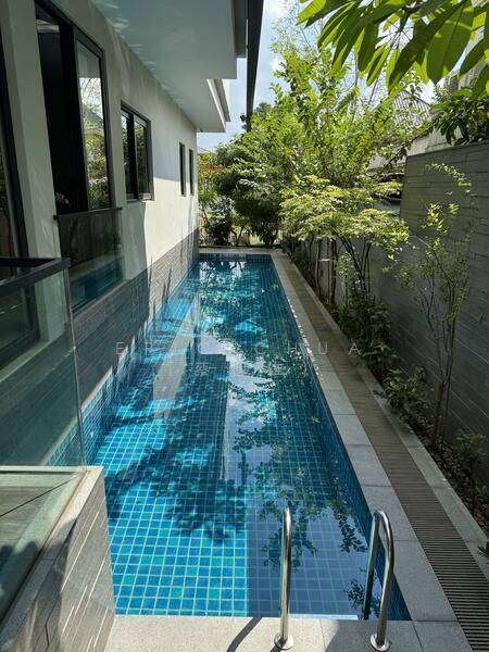 Lap pool with planter to provide privacy