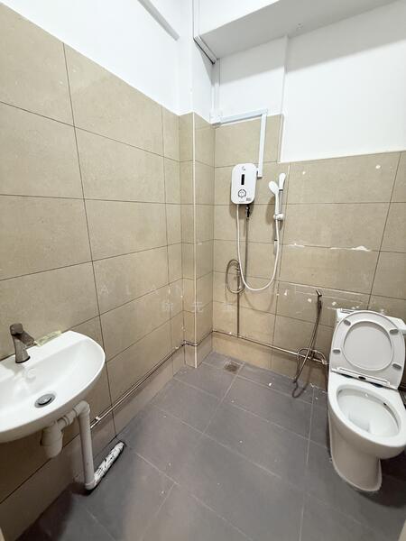For Rent - Master Bedroom near Kembangan MRT