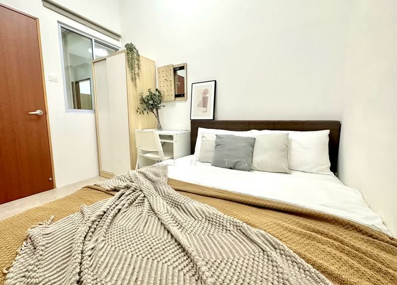 Cavendish Park, 16 Pine Grove, Room Rental, 100 sqft, Condominium For Rent, by Karen Tan, 60153895 - Bedroom - PropertyGuru.com.sg