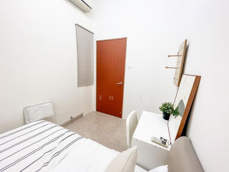 Cavendish Park, 16 Pine Grove, Clementi Park / Upper Bukit Timah, Room Rental, 120 sqft, Condominium For Rent, by Karen Tan, 60153895 - Bedroom - PropertyGuru.com.sg