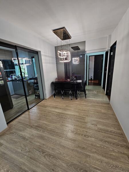 Classy enclosed kitchen