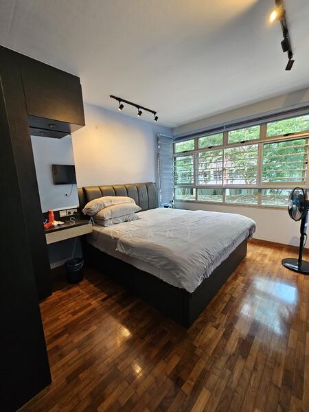 Master bedroom that fits a King and more