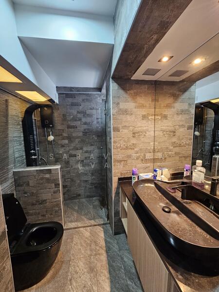 Resort style ensuite bathroom
