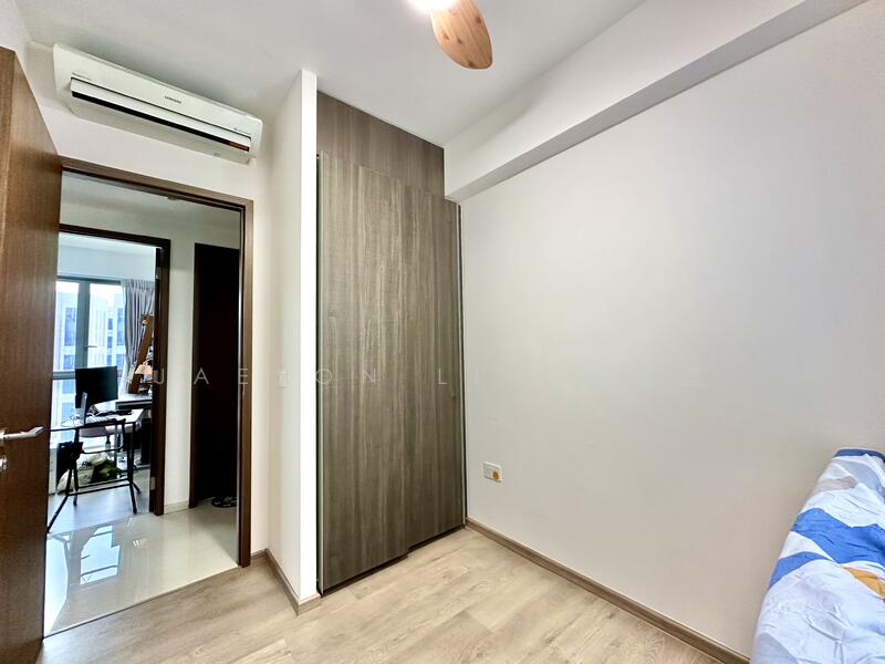 For Rent - The Visionaire