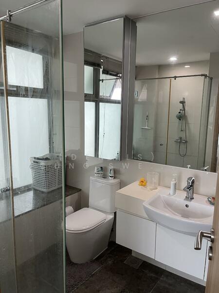 Master bathroom 