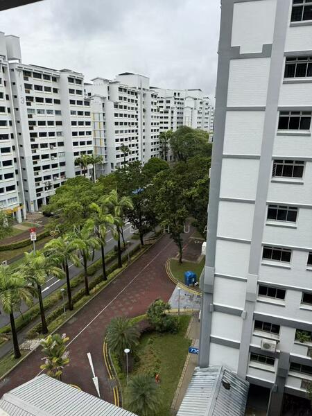 For Sale - 729 Woodlands Circle