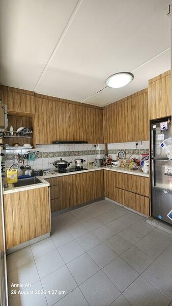 For Sale - 729 Woodlands Circle