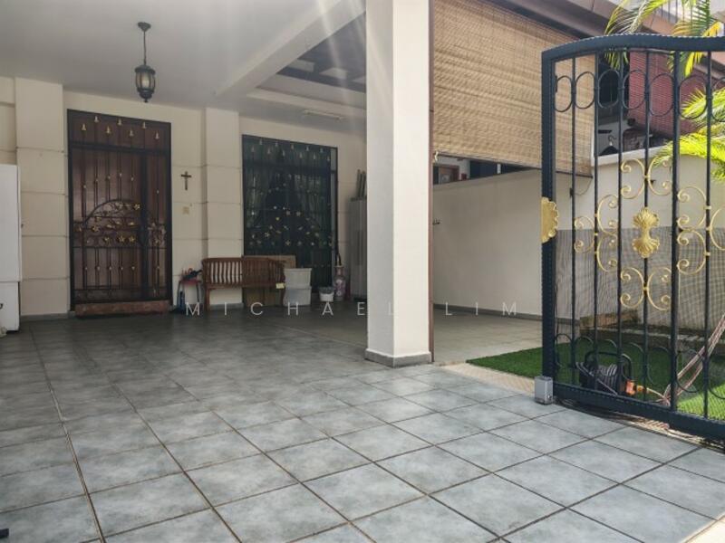 Good Parking Space with garden
