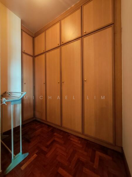 Walk-In Wardrobe