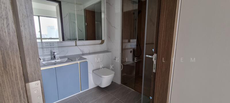 AMO Residence Condominium For Sale at S$ 1,960,000 | PropertyGuru Singapore - Bathroom