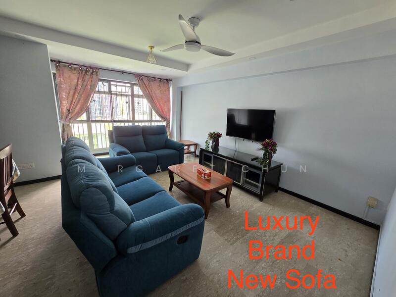 Spacious Living Dining