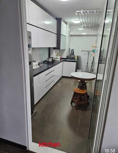 386 Bukit Batok West Avenue 5, 386 Bukit Batok West Avenue 5, Room Rental, 250 sqft, HDB Flat For Rent, by LiLian Poh, 60154411 - Kitchen - PropertyGuru.com.sg