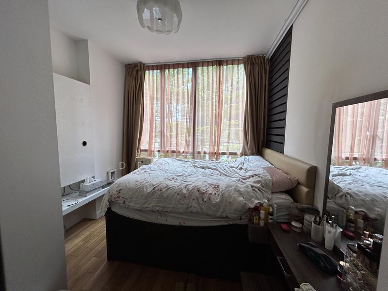 Bedroom - storage bed to maximize space