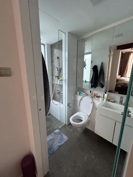 Modern bathroom - natural ventiliation