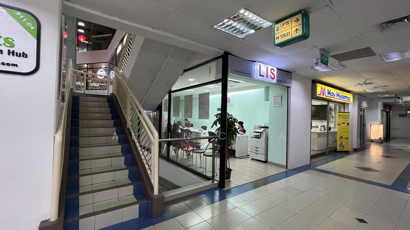 Bukit Timah Shopping Centre, 170 Upper Bukit Timah Road, 398 sqft, Mall Shop For Rent, by Alvin Chua, 60154464 - Corridor - CommercialGuru.com.sg