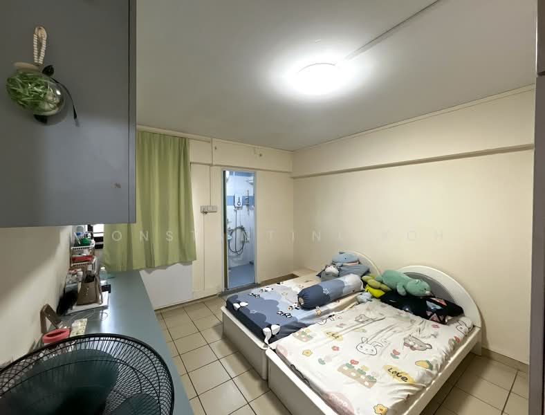 653 Yishun Avenue 4, 653 Yishun Avenue 4, 4 Bedrooms, 1,119 sqft, HDB Flat For Sale, by Constantine Koh, 60154937 - Bedroom - PropertyGuru.com.sg