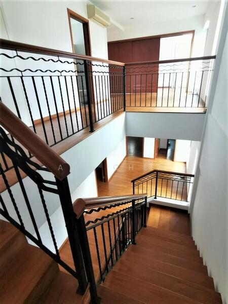 For Rent - 1Km to Nanyang Pri Sch- Lovely 3 Storey Bungalow with Huge Pool & Garden