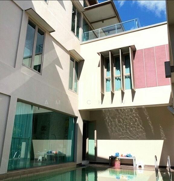 For Rent - 1Km to Nanyang Pri Sch- Lovely 3 Storey Bungalow with Huge Pool & Garden