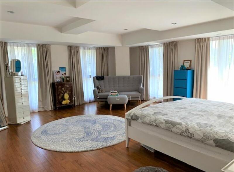 For Rent - 1Km to Nanyang Pri Sch- Lovely 3 Storey Bungalow with Huge Pool & Garden