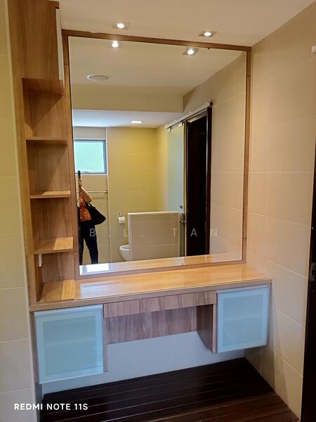 walk-in dressing room