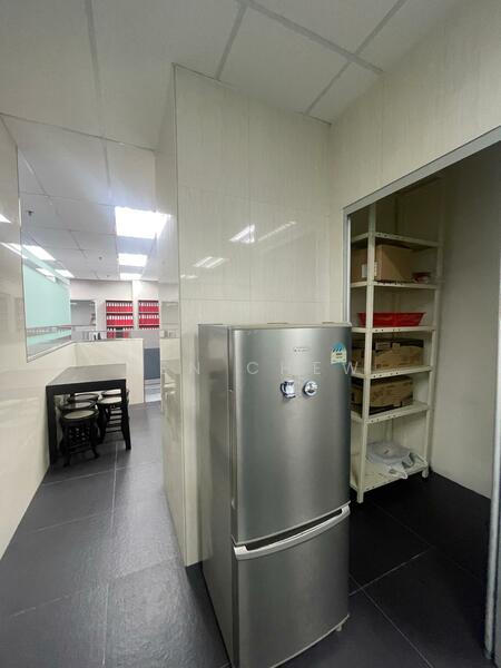 Tradehub 21, 18 Boon Lay Way, 4,166 sqft, Light Industrial (B1) For Rent, by Ben Chew, 60155220 - Kitchen - CommercialGuru.com.sg