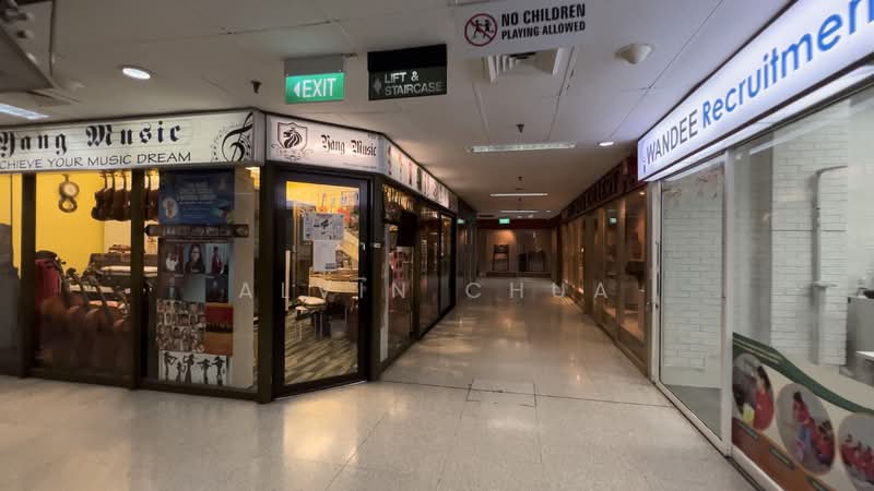 Far East Shopping Centre, 545 Orchard Road, 205 sqft, Mall Shop For Sale, by Alvin Chua, 60155359 - Hallway - CommercialGuru.com.sg